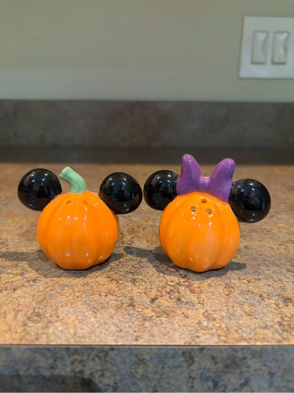 Pumpkin Mickey & Minnie Halloween salt and pepper shakers home decor